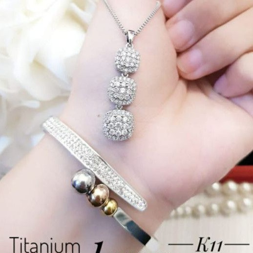 Titanium silver set perhiasan wanita G1342