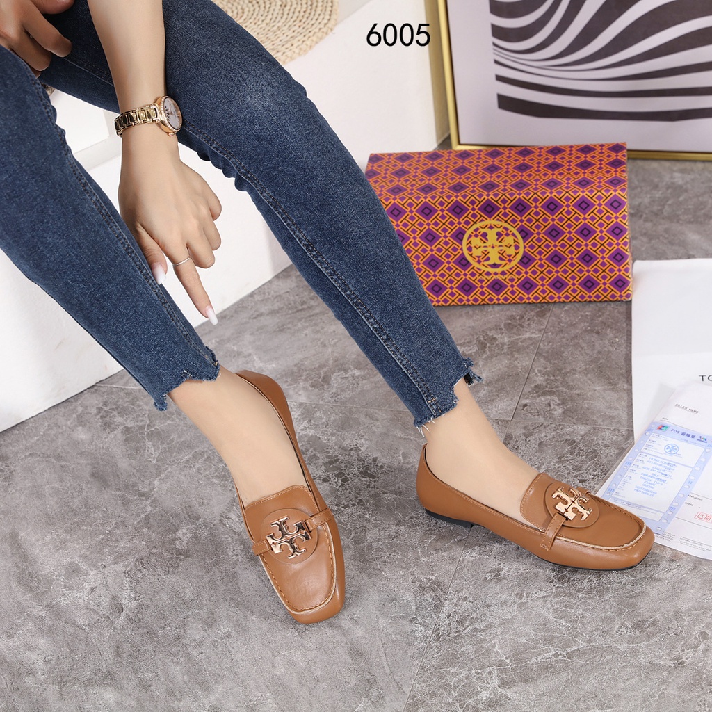 TB Miller Metal-Logo Loafers in Leather #6005