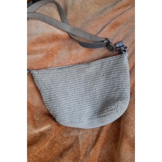 slingbag rajut (mirip dowa)