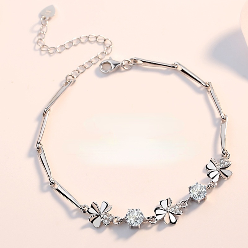 Gelang Bahan 925 Silver Plated Aksen Zircon Bentuk Clover Untuk Wanita