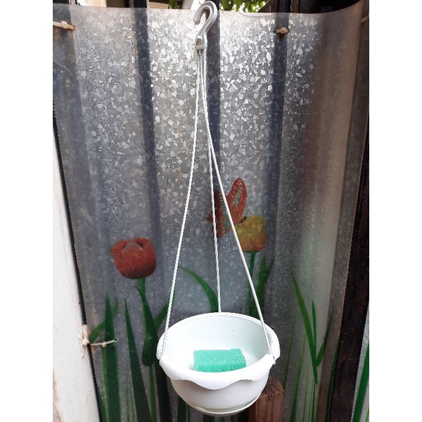 pot gantung plastik /vas bunga gantung /pot plastik gantung berikut busa menempel di pot