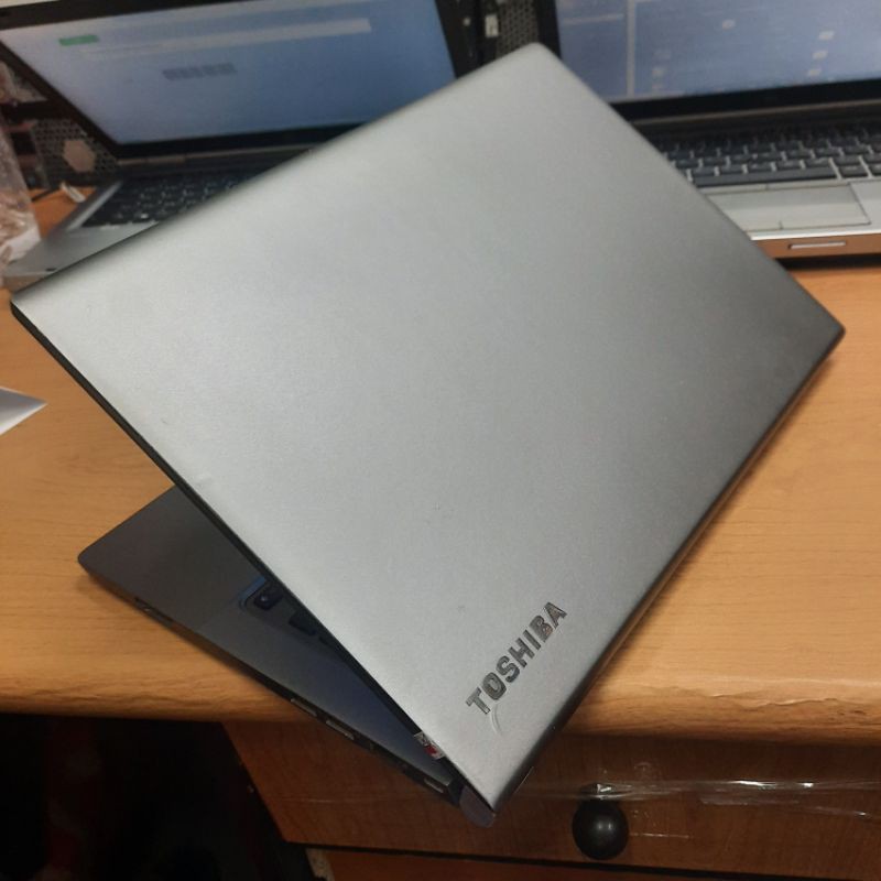 laptop toshiba portege Z30B touchscreen core i5 5300u 2.30ghz ram 8gb ssd 256gb wins10