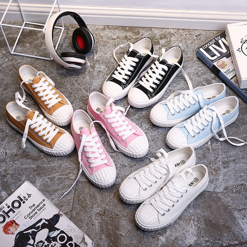 Sepatu Sneaker wanita  kode R-16 premium Size 35.36.37.38.39.40