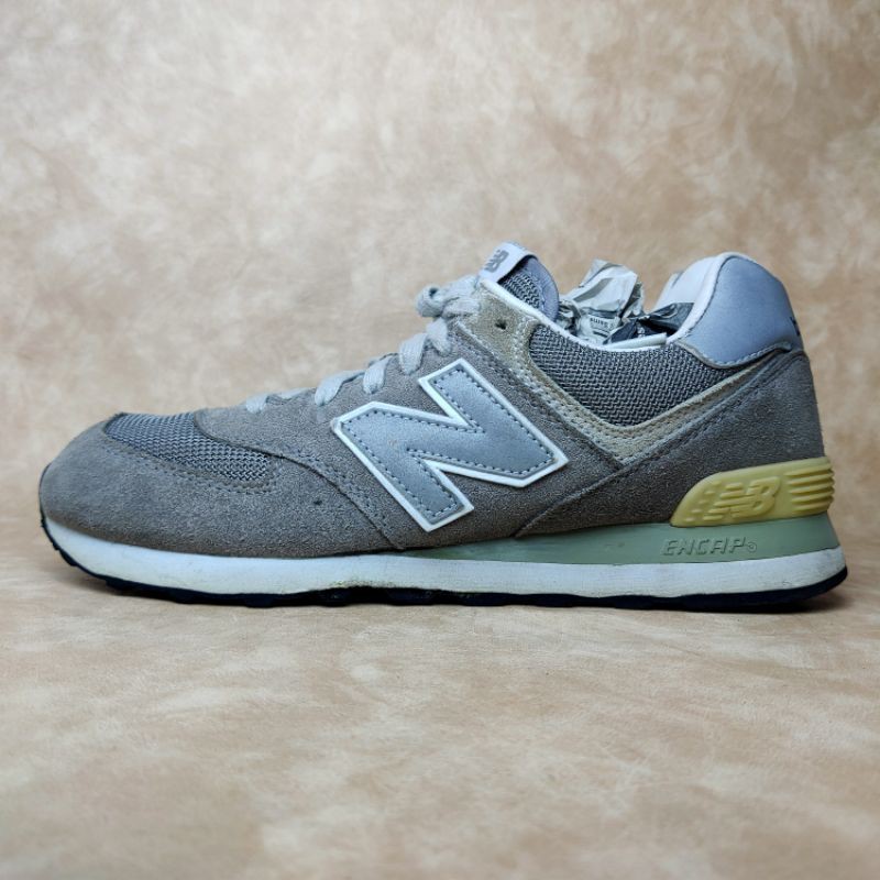  Sepatu  NEW BALANCE 574 untuk pria wanita  outdoor running 