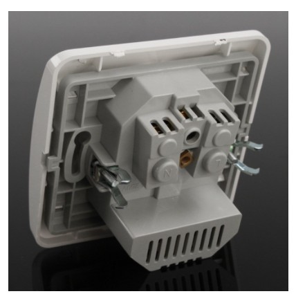 Stop Kontak Dinding EU Plug dengan 2 USB Port - SCN2 - White