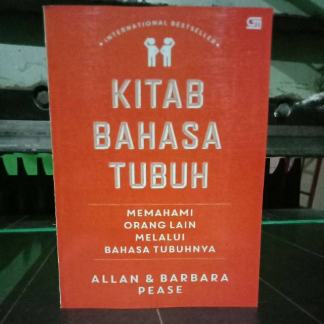 Buku KITAB BAHASA TUBUH - ALLAN dan BARBARA PEASE
