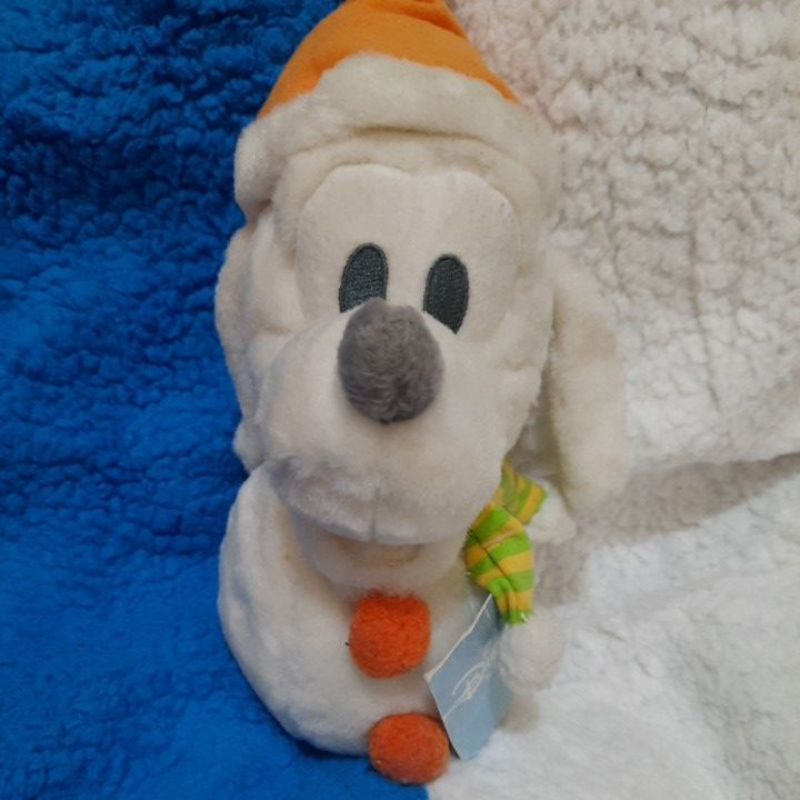 Boneka Pluto Salju