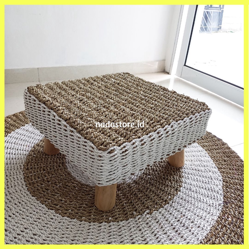 Bantal Bulat anyaman enceng gondok / Round pouffe Water Hyacinth