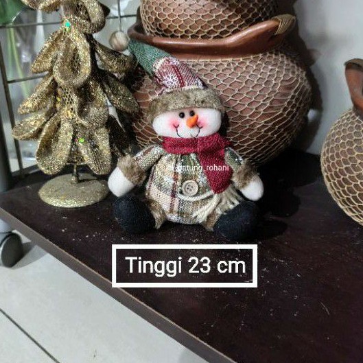 Boneka Manusia Salju Snowman