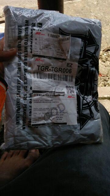 T-shirt Betina Chaos (maju Melangkah)