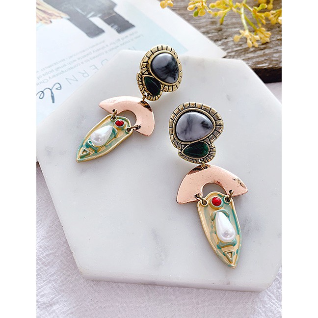 LRC Anting Tusuk Fashion Gold Alloy Resin Irregular Shape Earrings F5412X