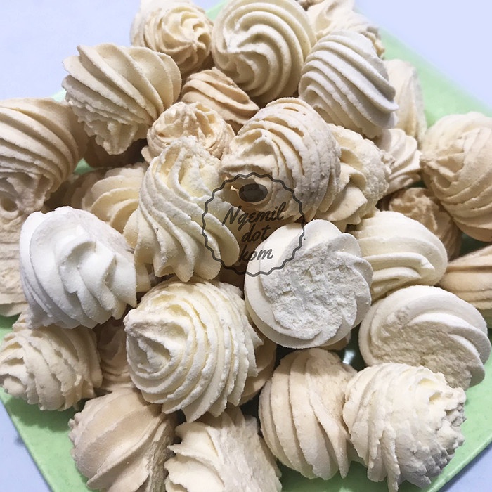 

T20Re Kue Sagu Keju 250Gr / Sagu Keju Kiloan / Kue Kering / Salju Keju Lumer Ht51Gr