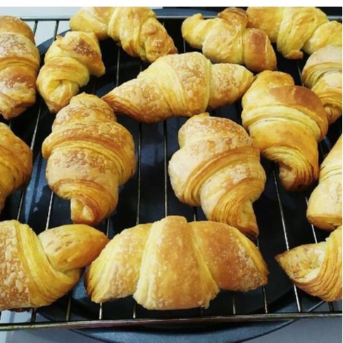 BONPATIS Croissant Butter Frozen 30g Halal | Croffle Pastry Fuff Panggang Seperti Dear Butter