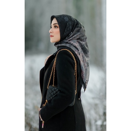 Buttonscarves Disney's Frozen Series Black