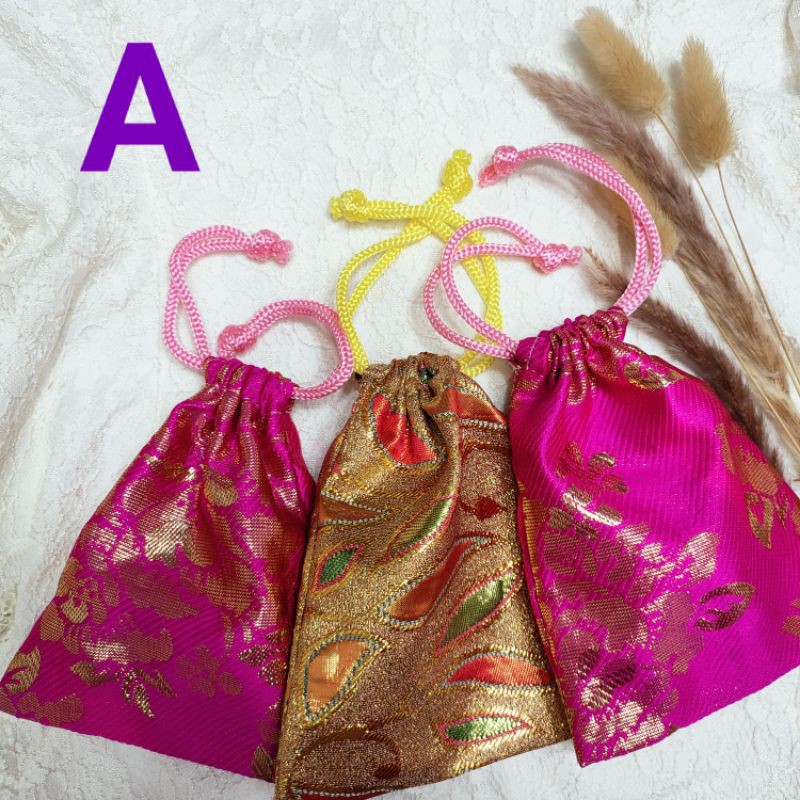 

angpao kain imlek last stock A or B, 3pcs