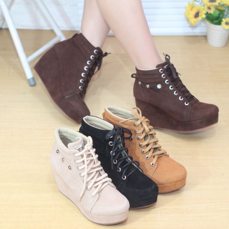 Boots wedges wanita Bay 01