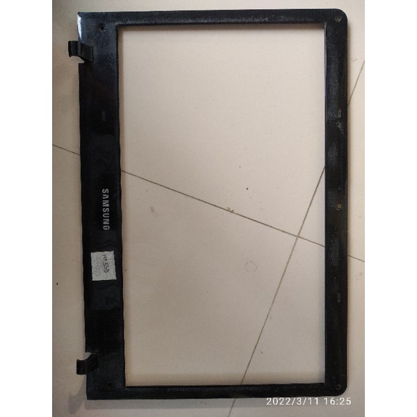 casing bagian depan led lcd laptop samsung np355 np 355
