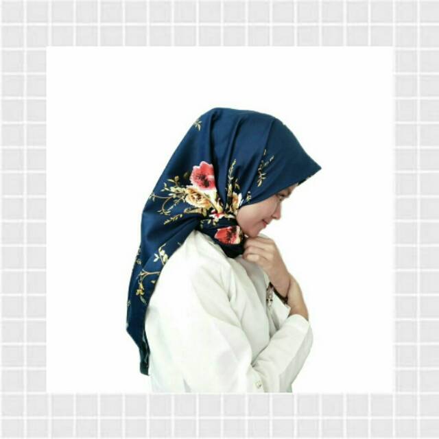 Hijab segi empat rose gold