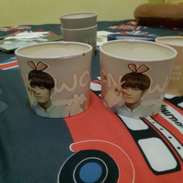 Seventeen Cup Holder