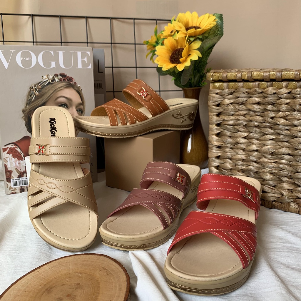 SANDAL PESTA SLOP WEDGES UMMI TERLARIS TERCASUAL MODERN GRATIS ONGKIR ANDIN BARU WEDGES WANITA SANDAL SLOP TINGGI 5cm KEKINIAN TERBARU SENDAL PEREMPUAN CEWEK WADGES CEWE IBU IBU2 PESTA Pesta Casual Silang Sendal Selop Fashion Tinggi Murah