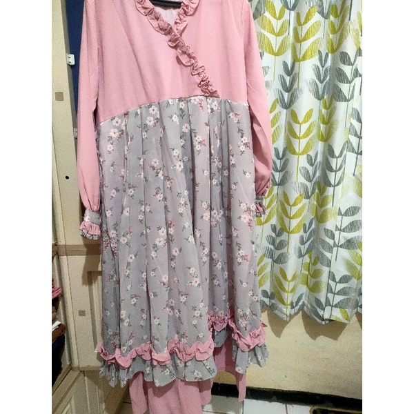 PRELOVED ZAHIDAH BOOKED