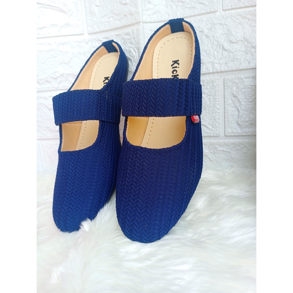 Sepatu Selop Wanita Bahan Rajut Warna Navy