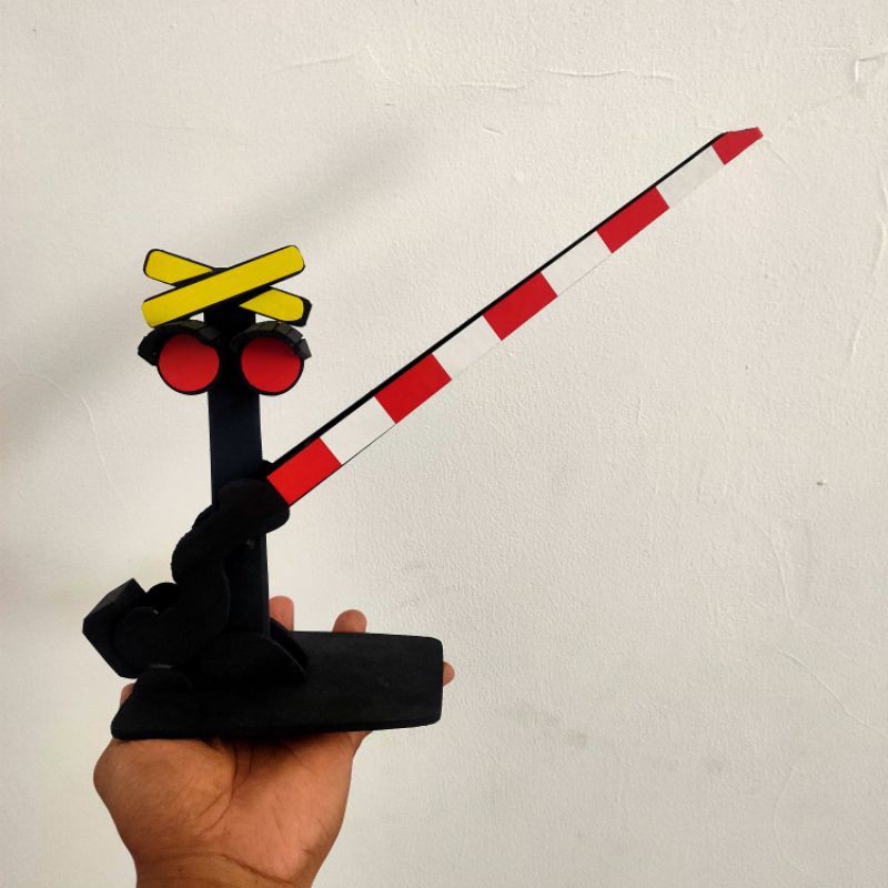 Miniatur palang pintu kereta api Versi 1 - Kereta Api Kayu Surabaya