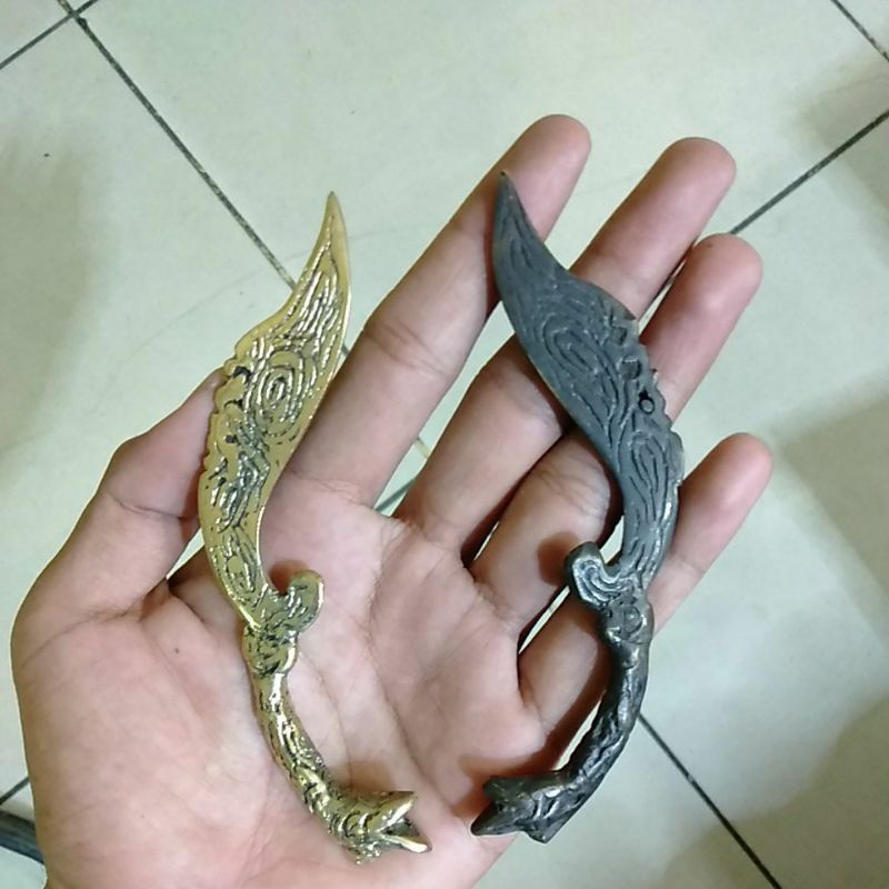 Kujang Kuningan sari