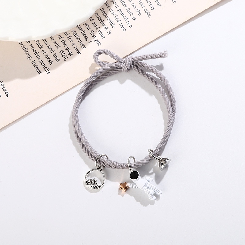 2 Pc Korea Ins Gelang Astronot Pasangan Rantai Magnet Gelang Dikepang Cinta Hadiah Lucu Ready stock