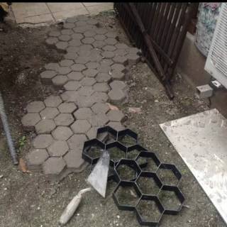 Cetakan Paving Blok atau Cetakan Semen Paving block Hexagonal taman