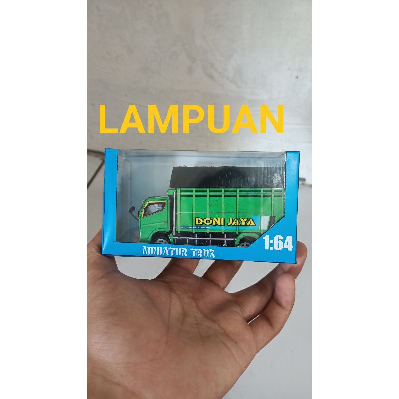 Miniatur Truk Doni Jaya Madura Asyik Skala 1:64 Lampuan