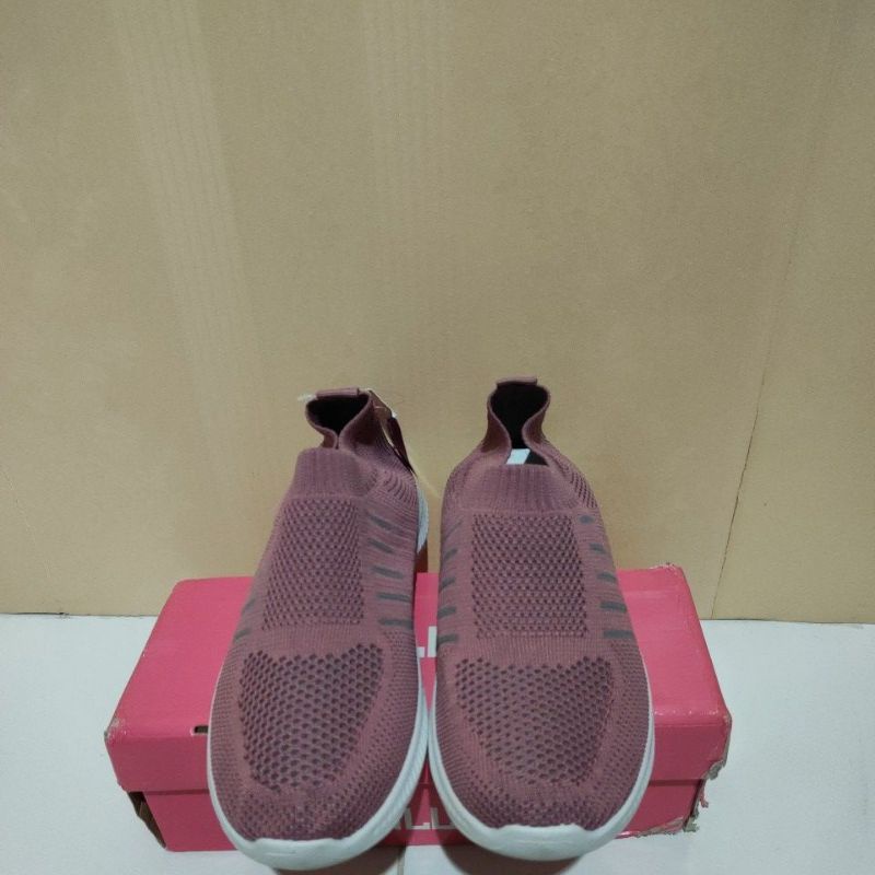 PVN sneakers wanita pink