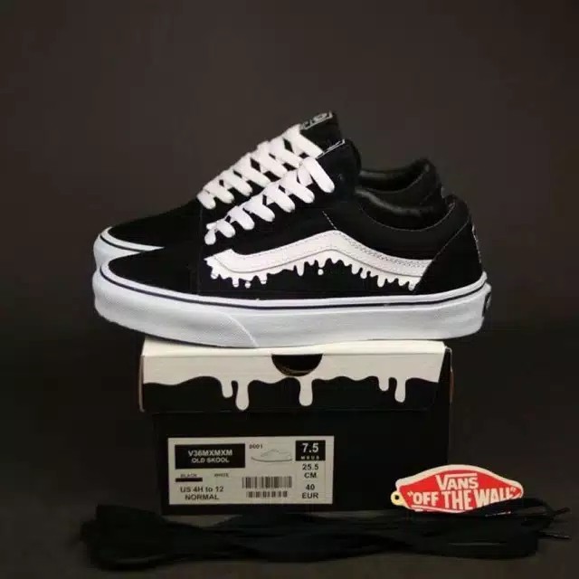 VANS OLDSKOOL MAGICAL MOSH MISFITS BLACKWHITE