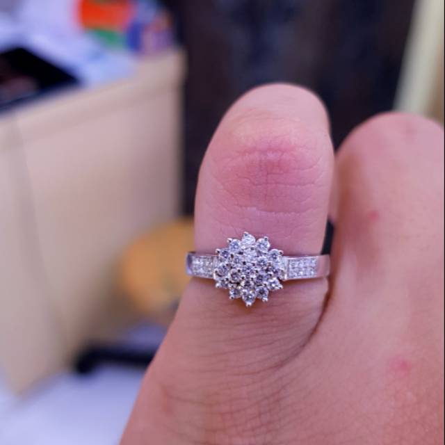 Cincin model bunga simple emas berlian eropa