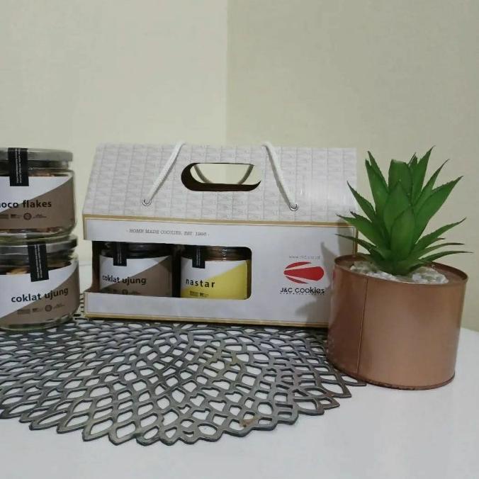 

Hampers Kue Kering Lebaran Jnc Cookies Sarahasana_