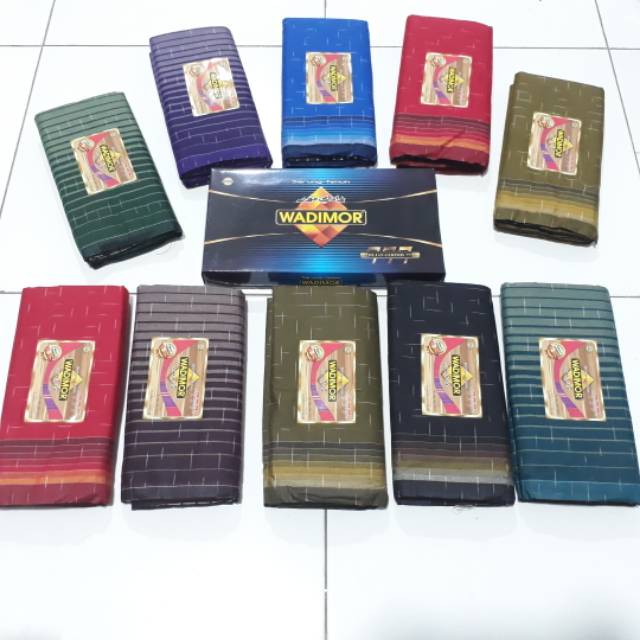 Sarung wadimor motif hujan gerimis