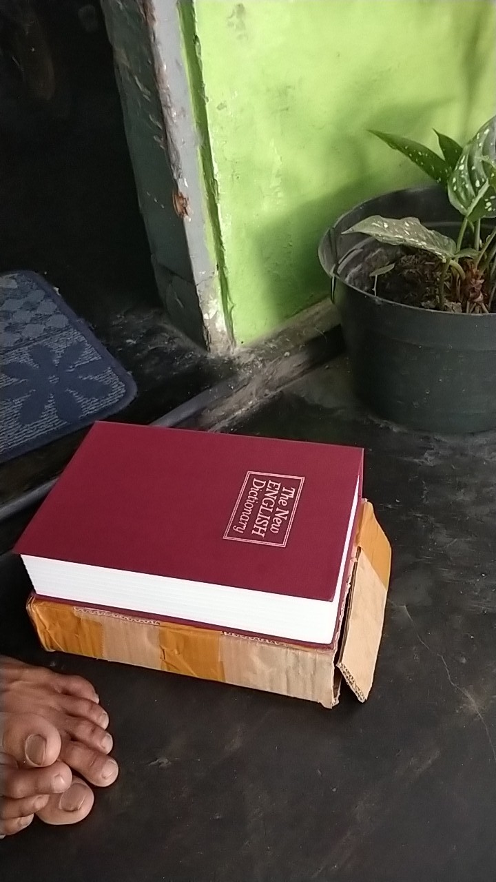 Brankas Buku Kotak Penyimpanan Perhiasan Berharga Size M + Kunci Brangkas Mini Anti Maling