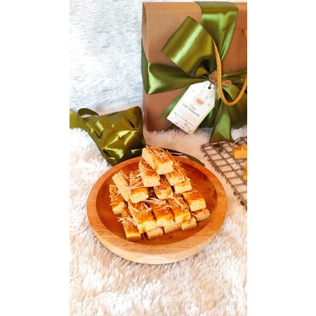 

TRIPLE CHEESE KAASTANGELS, PREMIUM COOKIES. HAMPERS NATAL/IMLEK/LEBARAN.