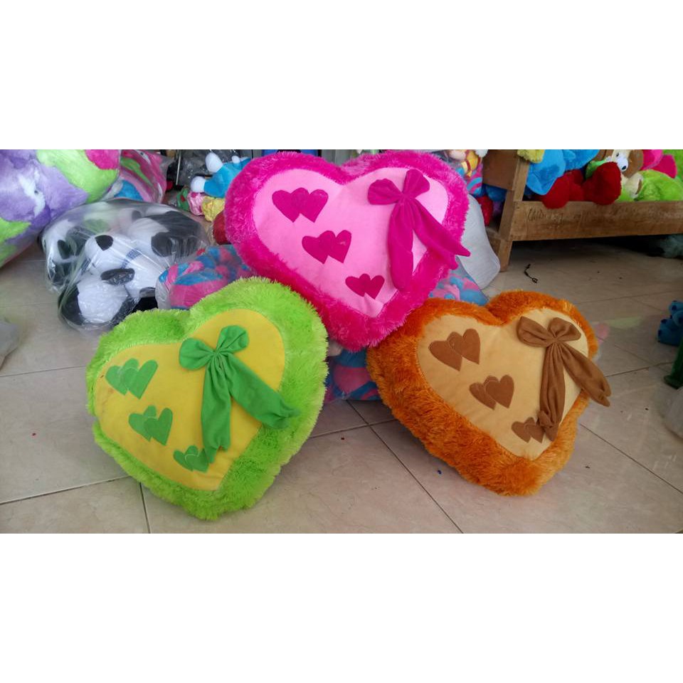 bantal love pita