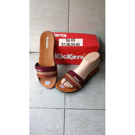 Kickers slop pelangi