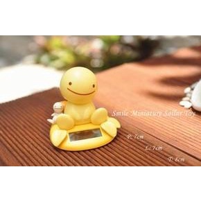 monggo] pajangan solar toy smile