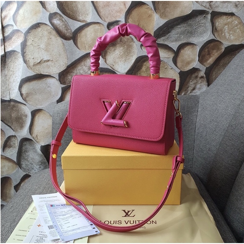 Tas LV Twist MM Scrunchie Handle PINK FANTA