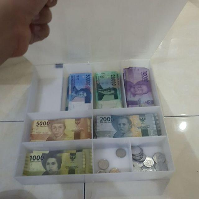 Tempat Uang+penutup Gembok Acrylic 2mm Putih Susu