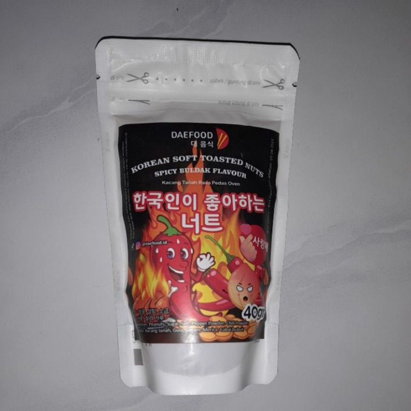 

Daefood Kacang Korea rasa Spicy Buldak