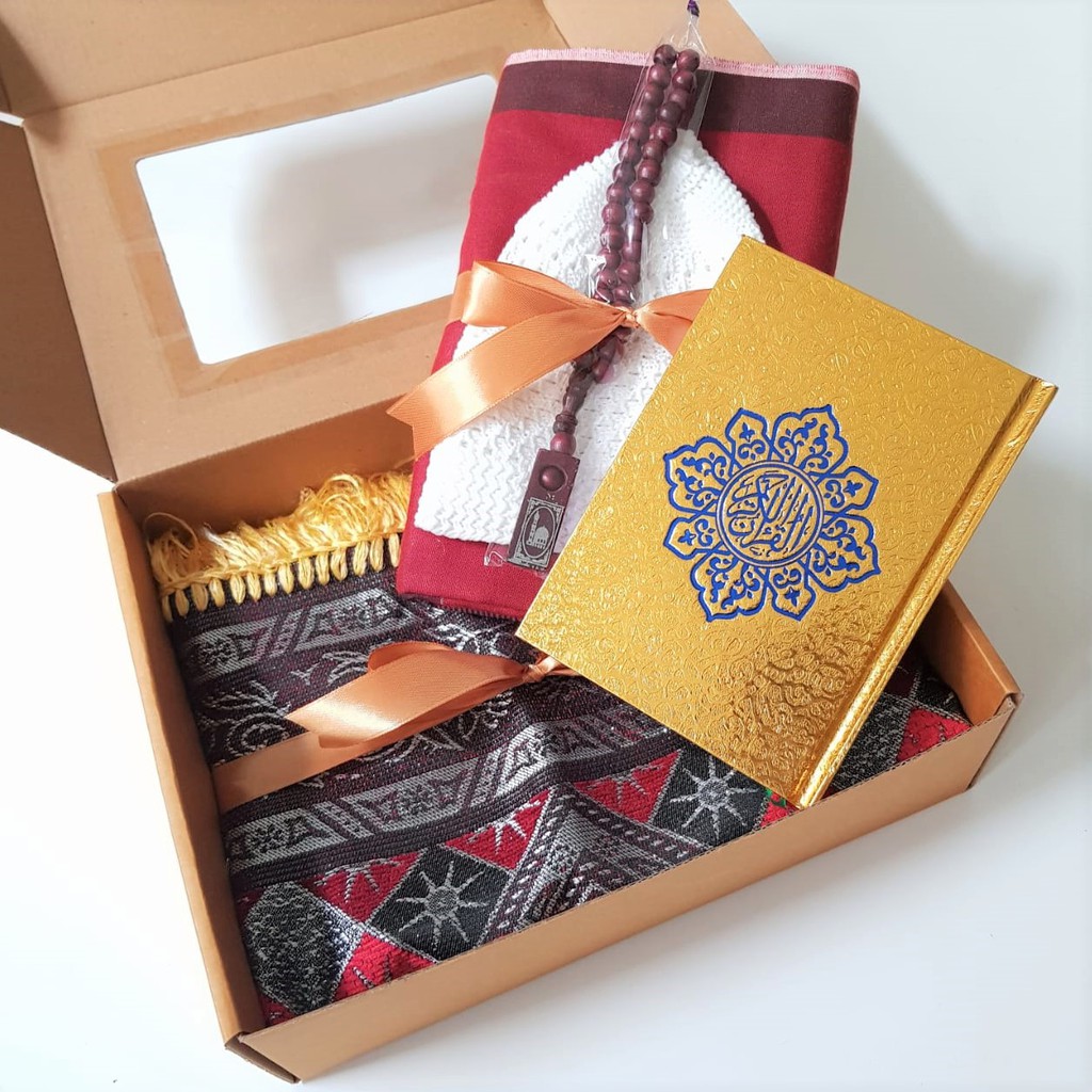 [5IN1] HAMPERS KADO COWOK PARCEL/HAMPERS 5 IN 1 ALQURAN SAJADAH SARUNG BROS TASBIH PECI KADO SOUVENIR HADIAH LEBARAN