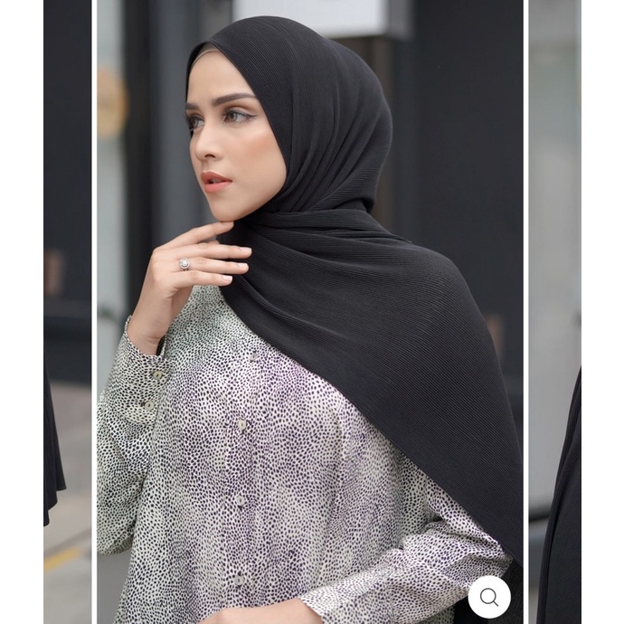 Everyday Pleated Shawl Buttonscarves