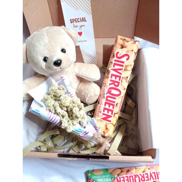 

KADO ULANG TAHUN / GIFT BOX / KADO WISUDA / KADO ULTAH / HAMPERS WISUDA / VALENTINE
