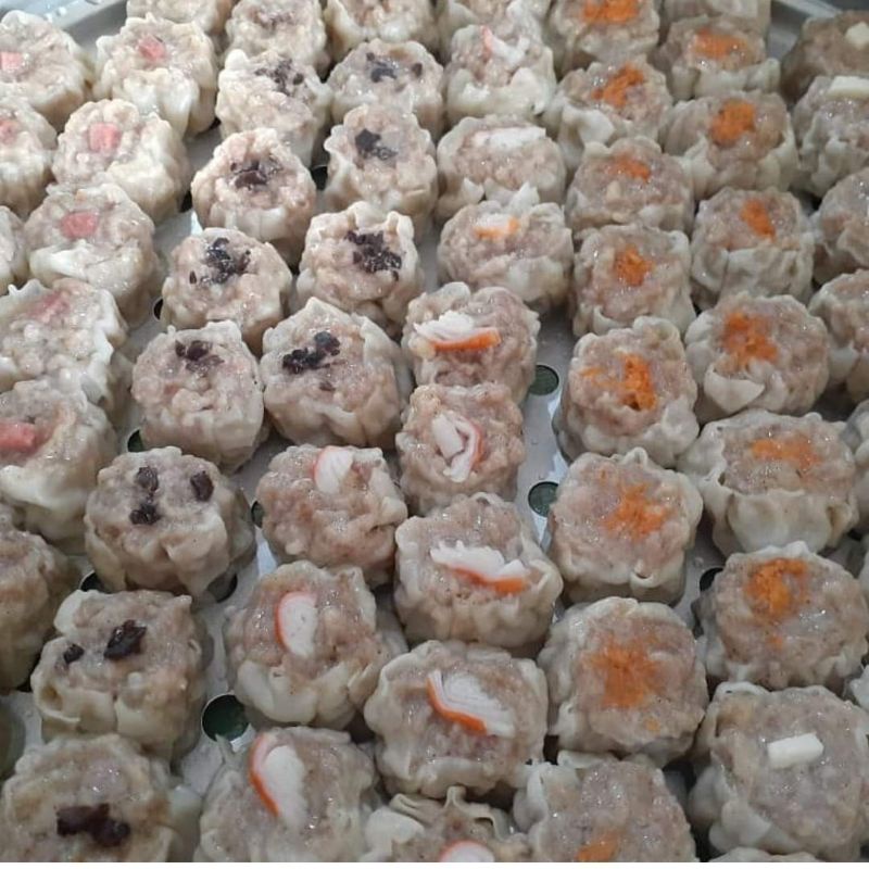 

Dimsum 100 pcs dengan 2 saos, merah dan blackpepper