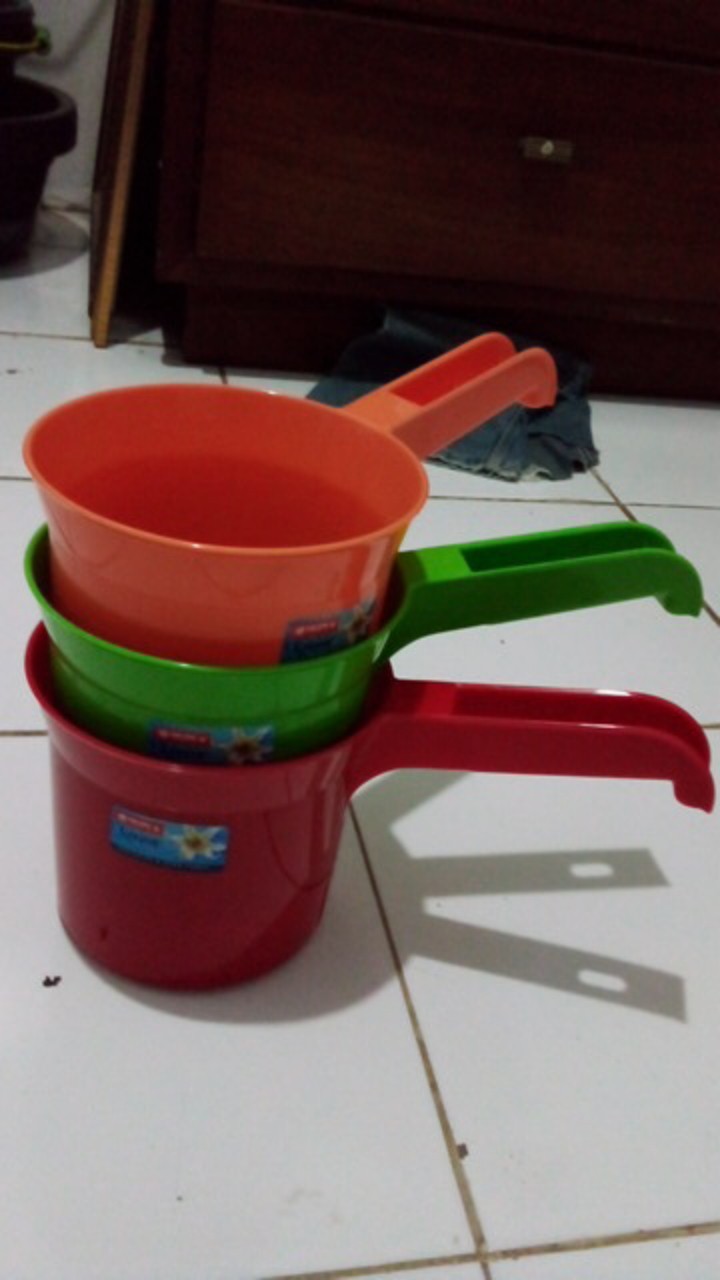 Gl-3 Gayung Polos Lion Star 1,5 Liter