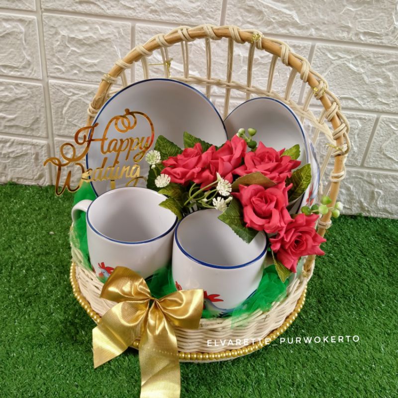 Parcel / Hantaran / Gift / Kado / Hampers alat makan keramik motif ayam jago tipe D